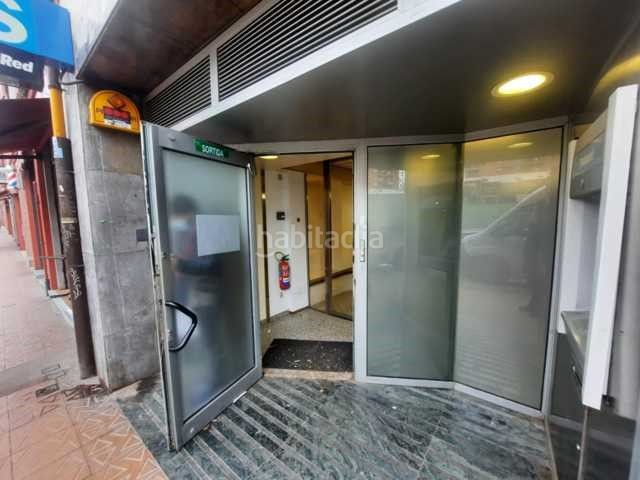 Foto 9a1a0546-7dc9-4d87-88dd-5f8db731c300. Local comercial a Provençals del Poblenou Barcelona