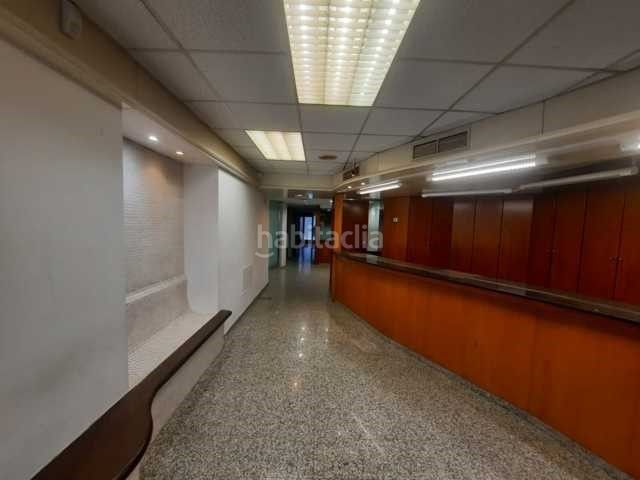 Foto ae4bec5d-f8df-460f-8dda-a3dc0e7b3a81. Local comercial a Provençals del Poblenou Barcelona