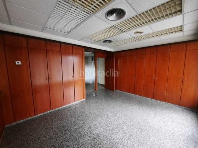 Foto cabf46d0-c42b-4403-b88e-6637a219978b. Local comercial a Provençals del Poblenou Barcelona