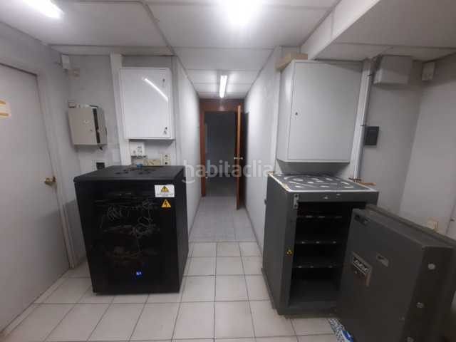 Foto eaf2c898-226a-4860-a242-5a52c38bfe94. Local comercial a Provençals del Poblenou Barcelona