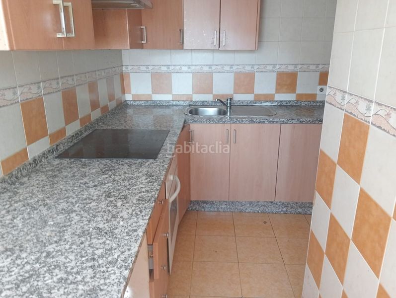 Foto 60c6cbeb-d2cd-4957-9825-87dc79ebf9e6. Pis a Las Almenas Tomares