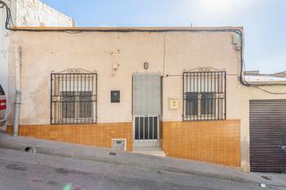 Chalet  C/ arriba. Solvia inmobiliaria  casa redován