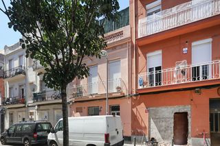 Pis  C/ balmes. Solvia inmobiliaria  piso badalona