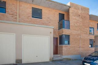 Maison jumelée  C/ alfonso xiii. Solvia inmobiliaria  chalet adosado fustiñana