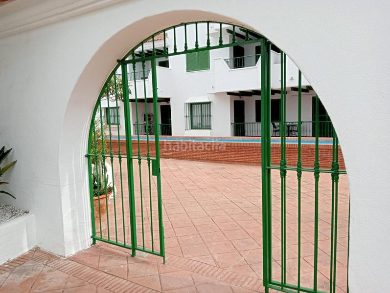 Foto 4091ecdf-7404-46f6-a5cc-776f7f03e176. Apartament amb aparcament piscina a El Castillo Manilva