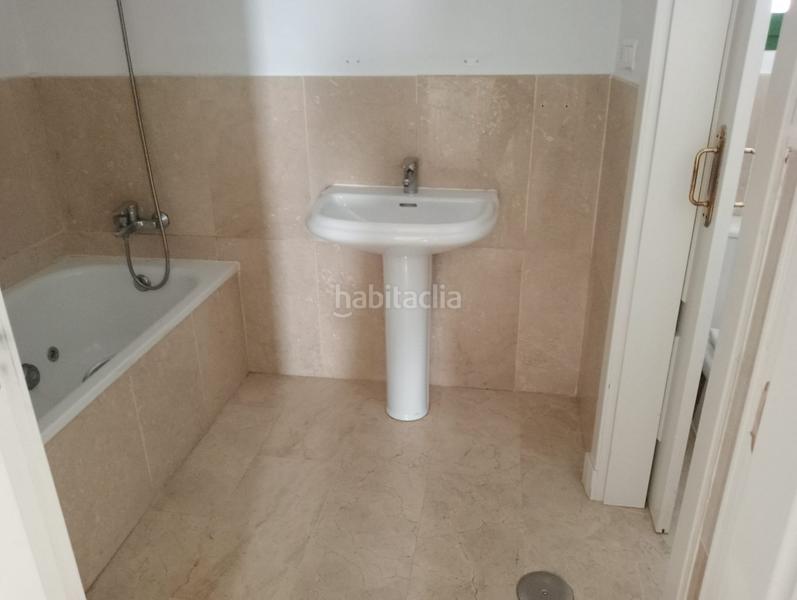 Foto 8b370cdc-7671-4785-b8a2-dab174fd43e7. Apartament amb aparcament piscina a El Castillo Manilva