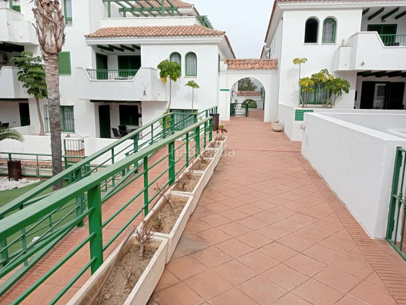 Foto a735a24c-8410-4a64-b766-5e12af05f321. Apartament amb aparcament piscina a El Castillo Manilva