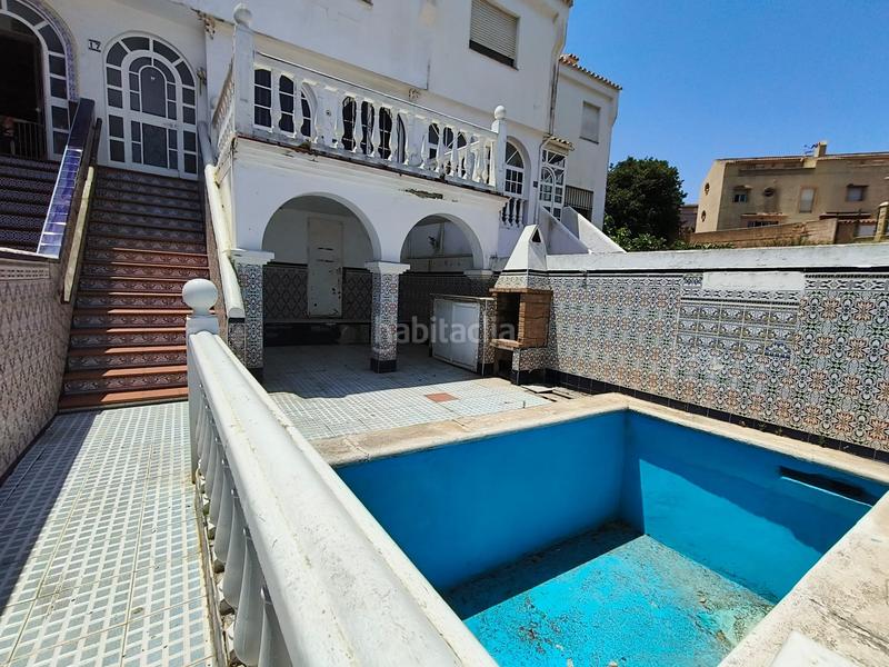 Foto b20b2ac3-f332-436c-bedc-42a0336a35a8. Casa pareada solvia inmobiliaria chalet adosado en Algeciras