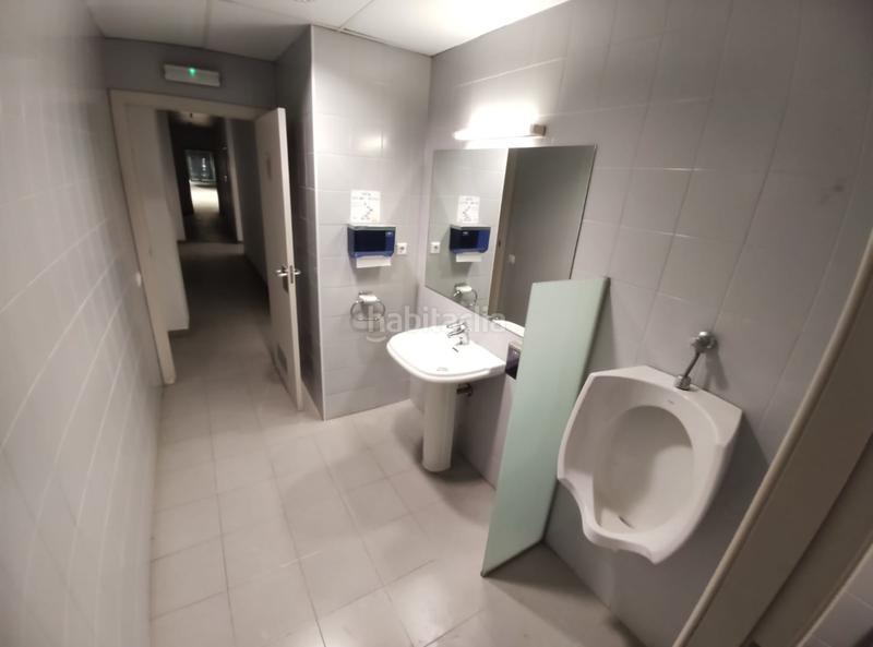 Foto 33b9afae-20b7-4977-b8fd-9fe68b249b1e. Alquiler local comercial solvia inmobiliaria locales en Barberà del Vallès