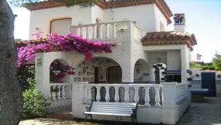 Chalet  C/ del horus. Solvia inmobiliaria  chalet independiente montroig del camp