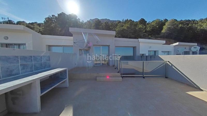 Foto 1edf0e76-b31f-41c2-9bbd-074d3360ae8a. Doppelhaus mit parking in Oltamar - Cucarres Calp