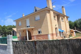 Xalet  C/ cornella - urb castillo cabrer. Solvia inmobiliaria  chalet independiente cabrera danoia