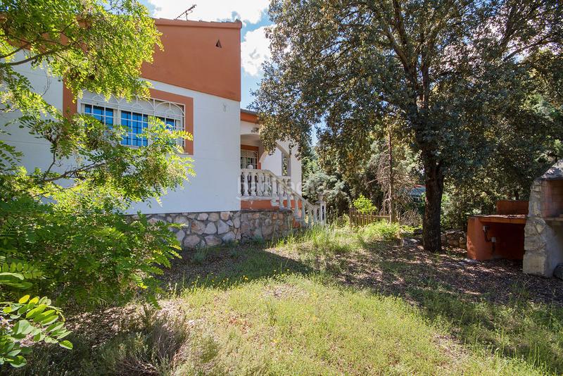 Foto e2af61be-6567-4b8f-bceb-360b5350fe91. Xalet a Fuentenovilla