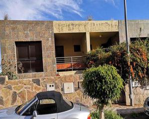 Casa aparellada  Cr. la monataña. Solvia inmobiliaria  chalet adosado realejos los