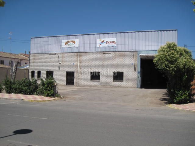 Foto 3358d26c-e7d3-4871-bf6e-7301851e06bf. Nau industrial a Fernancaballero