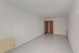 Pis  C/ amadeu vives. Solvia inmobiliaria  piso tordera