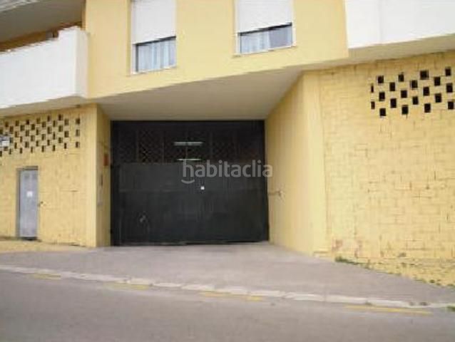 Foto b2bd81c6-e6d8-42b5-9e66-ece7f8790e8b. Aparcament cotxe a Cancelada Estepona