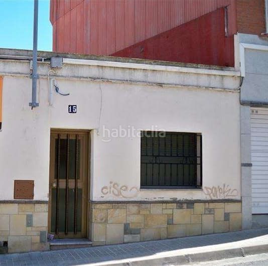 Foto bf967d42-00ed-4857-9f53-197731cb3348. Xalet a Poble Nou Sabadell