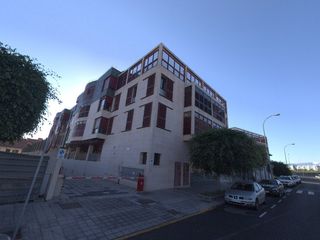 Aparcament cotxe  Av pintor felo monzón. Solvia inmobiliaria  garaje palmas de gran canaria las