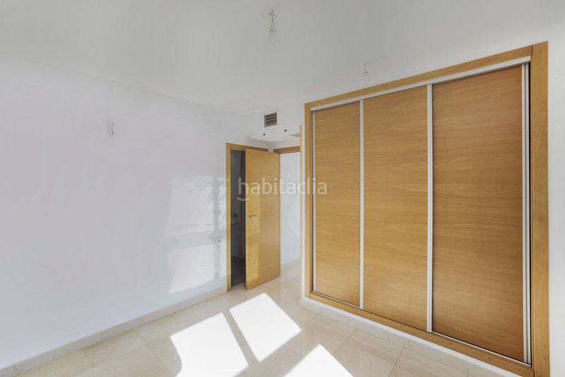 Foto 5a7f05d2-f37d-461d-bd0f-bfe38c3d527f. Pis amb aparcament piscina a Benisaudet Alicante