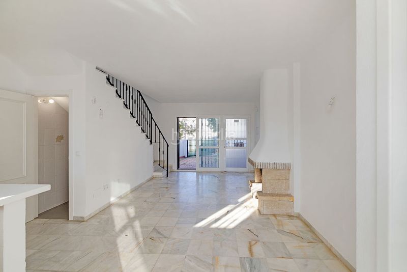 Foto ef438ca2-1fb6-4bf3-99f0-d98ae496bc48. Dúplex amb aparcament piscina a reserva de Marbella Marbella