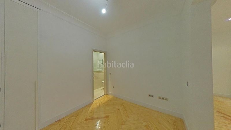 Foto c0d8a576-b9ff-4e5f-ac0a-2f7f21ec2a9e. Pis amb calefacció a Recoletos Madrid