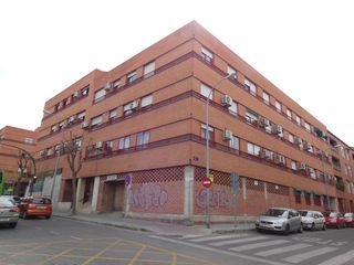 Alquiler Local Comercial  Av plaza de toros. Solvia inmobiliaria  locales aranjuez