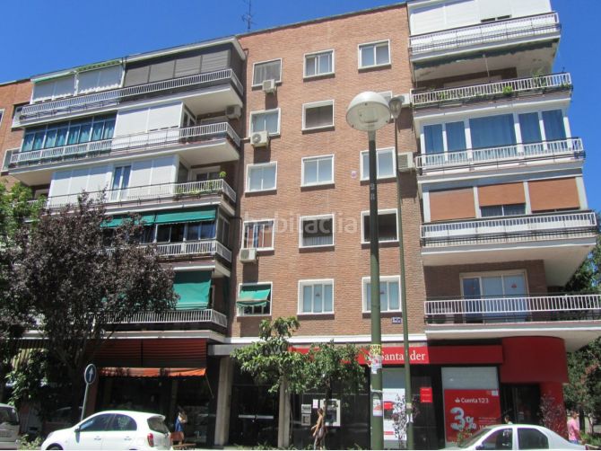 Foto 51d5f50a-1d9d-4fc2-a8d5-60021d0a5a07. Pis a Guindalera Madrid