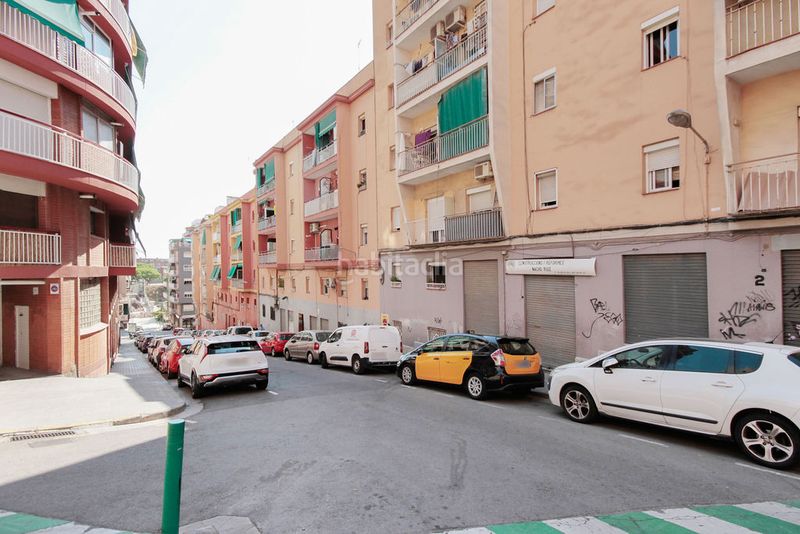 Foto f4b77766-8b5b-4bb1-a1b6-3aeac332dabf. Pis a Sant Crist Badalona