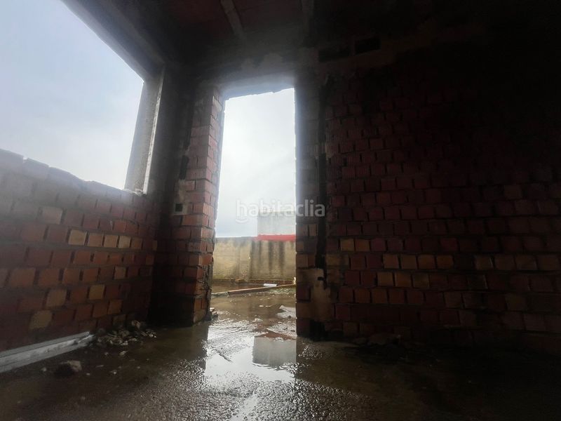 Foto cfc96048-db67-4d80-a835-c04d71098c4c. Edifici a Alcolea del Río