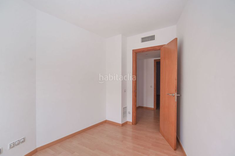 Foto 0e449c1a-fb05-428a-8781-f11db90786a6. Pis amb piscina a Via Europa - Parc Central Mataró