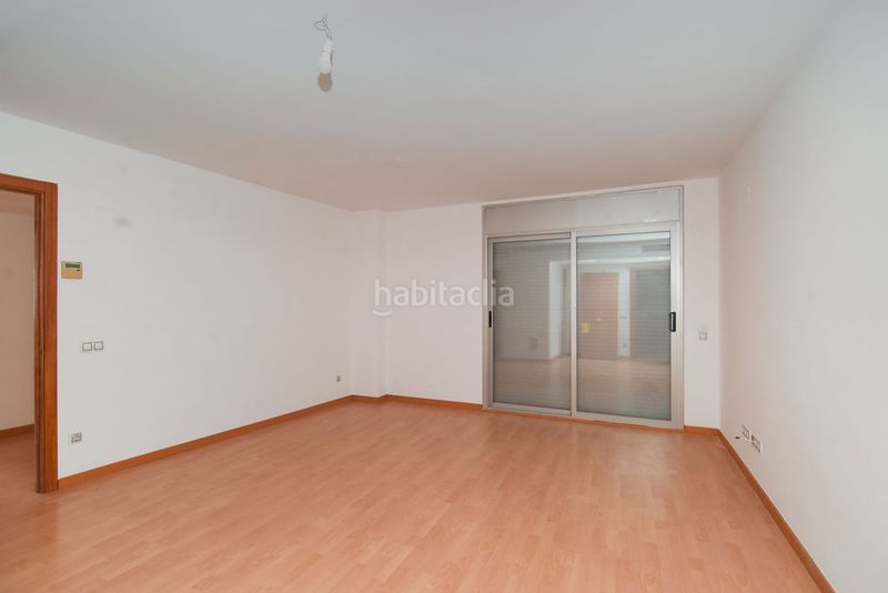 Foto 87c6e5cd-2985-4778-8c79-e227998c98b4. Pis amb piscina a Via Europa - Parc Central Mataró