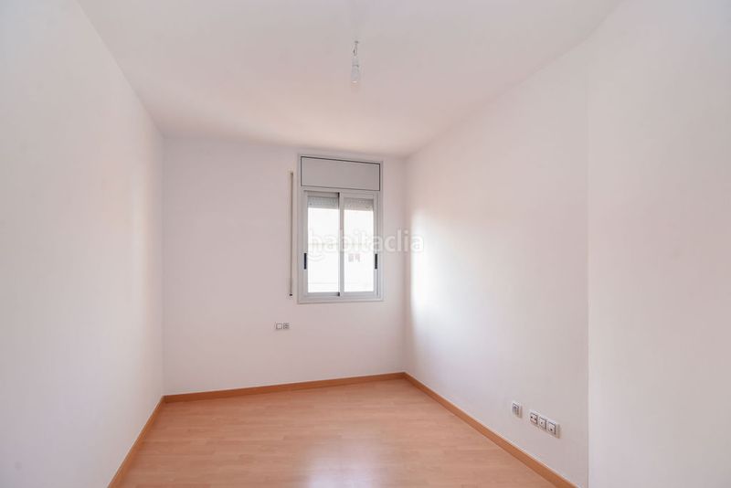 Foto b6d61823-95d1-42fd-be7c-0d6141847f01. Pis amb piscina a Via Europa - Parc Central Mataró