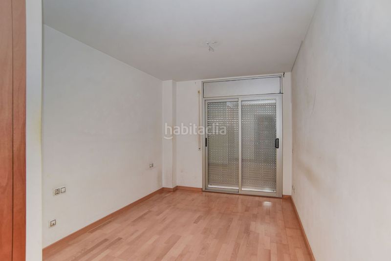 Foto a8ec1bfe-18c6-4c1d-8e6e-3c3d4e250fb0. Pis amb aparcament piscina a Via Europa - Parc Central Mataró