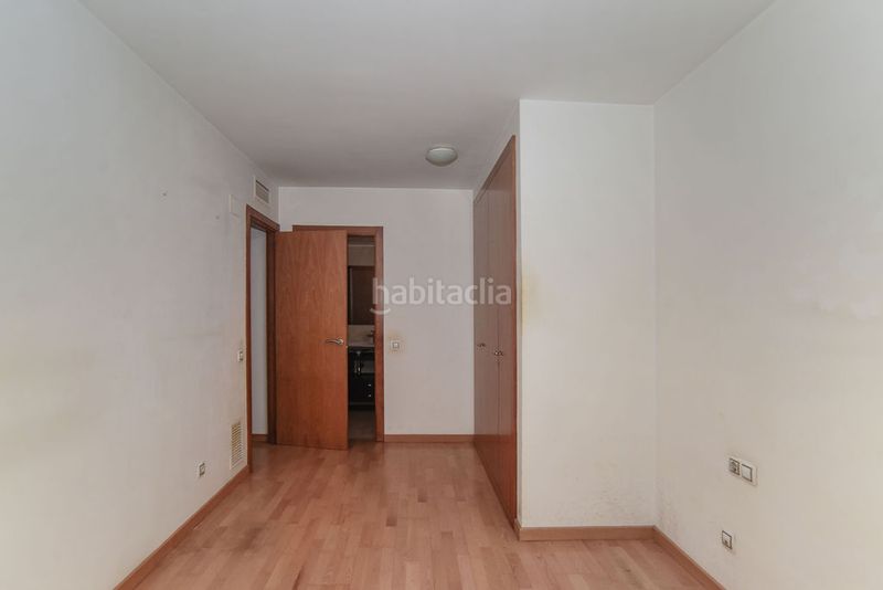 Foto bd3860a3-c281-48f9-b3a6-9339e7eed2b4. Pis amb aparcament piscina a Via Europa - Parc Central Mataró