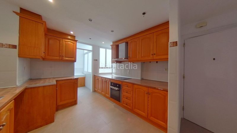 Foto b4655fa8-49ed-41ab-8256-33eb3fbb4bdb. Pis amb calefacció a Triana Este Sevilla