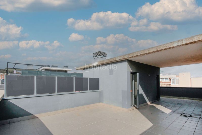 Foto b1cb87f0-7938-4c83-8402-d03acf56109b. Duplex in Centre Viladecans