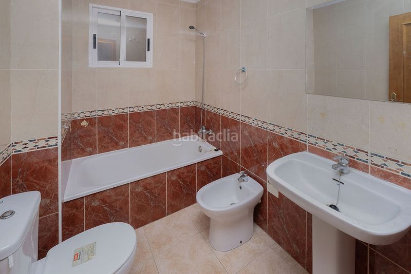 Foto bb56e194-18df-48b3-bafb-c14c5d8f2db3. Pis amb piscina a Parque de las Naciones Torrevieja