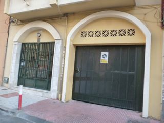 Aparcament cotxe a C/ Luis Braile