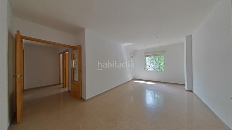 Foto 7367fbf6-eacb-41fd-b9ab-58b00c914f1b. Pis amb aparcament a Plaza Castelar - Mercado Central Elda