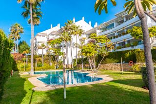 Flat  Urb guadalmina baja compleo hoyo 15. Solvia inmobiliaria  piso marbella