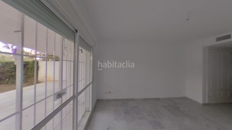 Foto d3dd30b3-90ec-4e13-b0b8-7455f93f3197. Pis amb aparcament piscina a Guadalmina Baja Marbella