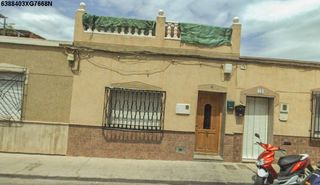 Piso en C/ Pablo Saraste-Dolores