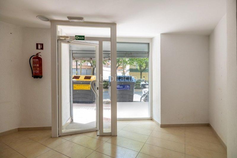 Foto c13cd601-8c84-4488-9c4d-469f09d534e6. Local comercial a Barrio de Zaidín Granada