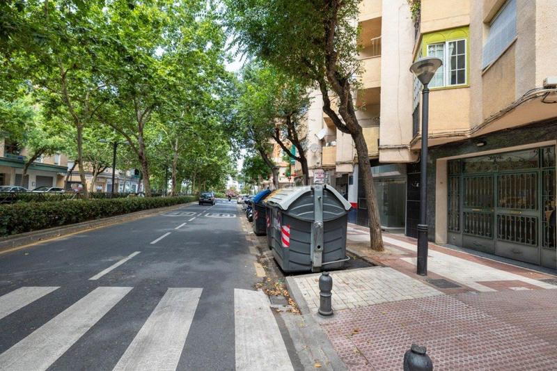 Foto c9d7db0c-e884-4c97-9033-df1ff237a6ba. Local comercial a Barrio de Zaidín Granada