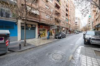 Aparcament cotxe  Calle pedro antonio de alarcon. Plaza de garaje en pedro antonio de alarcón