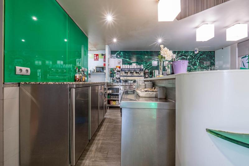 Foto 1068a32c-189c-4cc2-ad0a-68e3a3f1a43c. Local comercial a calle profesor francisco dalmau 11 a Granada