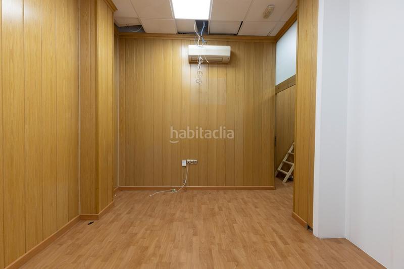 Foto e00e2790-131a-4a44-a4b7-3e762beef7b1. Local comercial a calle calle de miguel hernández 1 a Maracena