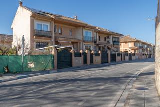 Casa adossada  Avenida andalucia. Chalet adosado en ogijares