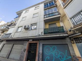 Appartement à Calle teresa de cartagena 12. Piso en zona vergeles, tercera planta sin ascensor
